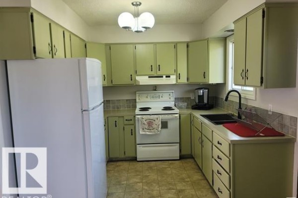 Family room - 4514 41a St, Bonnyville Town, AB T9N1K3 Photo 3
