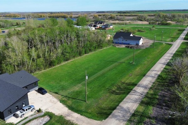 45147 T.tkachyk Road, Elm Creek, MB R0G0N0 Photo 2