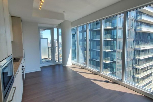 Living room - 4515 - 115 Blue Jays Way, Toronto, ON M5V0N4 Photo 2