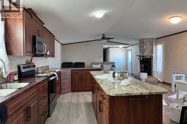5pc Bathroom - 4515 51 Street, Rycroft, AB T0H3A0 Photo 5