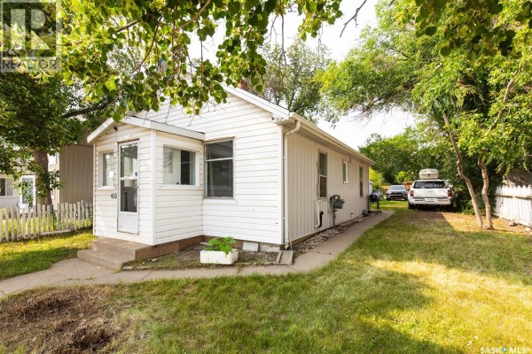 452 Fairford Street W, Moose Jaw, SK S6H1W2 Photo 4