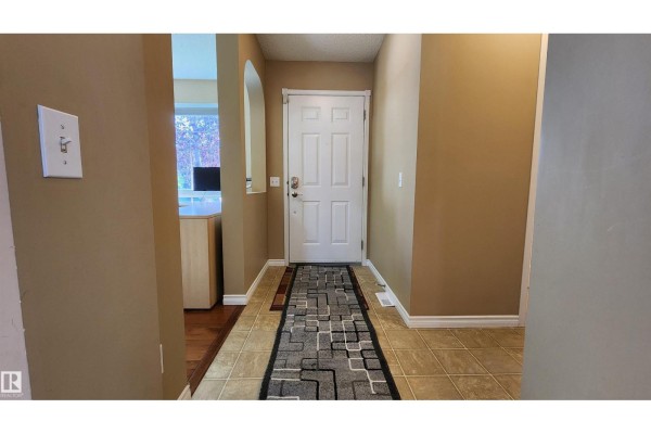 Dining room - 452 Gibb Wd Nw, Edmonton, AB T5T6W7 Photo 2