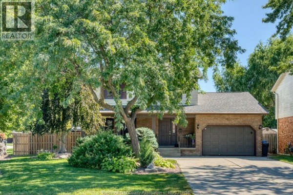 4pc Ensuite bath - 452 Green Valley Drive, Tecumseh, ON N8N3L7 Photo 2