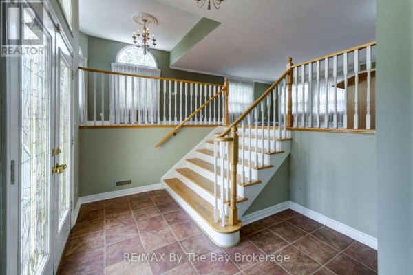 452 Ramblewood Drive, Wasaga Beach, ON, photo 2