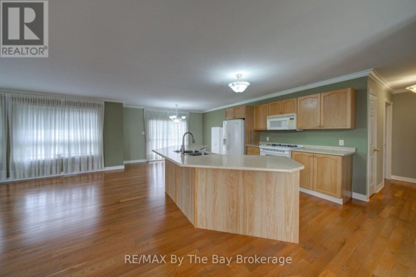 452 Ramblewood Drive, Wasaga Beach, ON, photo 3