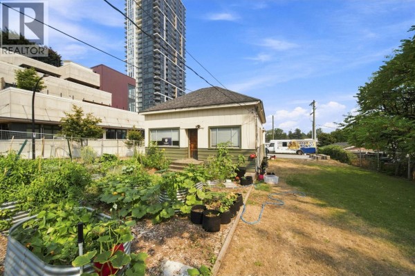 452 Rousseau Street, New Westminster, BC V3L3R3 Photo 4
