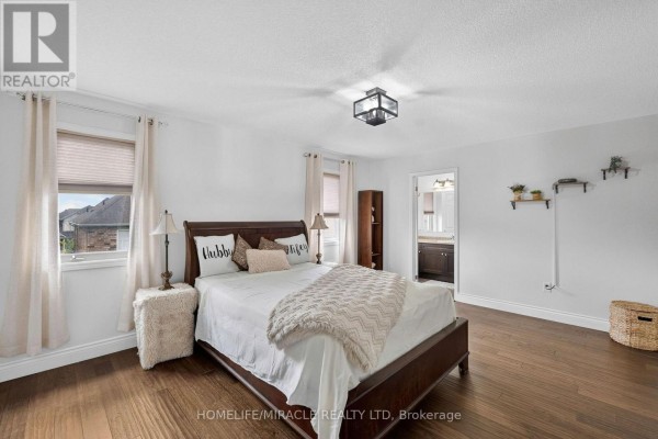 Kitchen - 452 Tyrone Crescent, Milton, ON L9T8J8 Photo 4