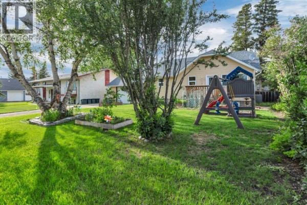 Kitchen - 4520 36 Avenue, Ponoka, AB T4J1A2 Photo 3