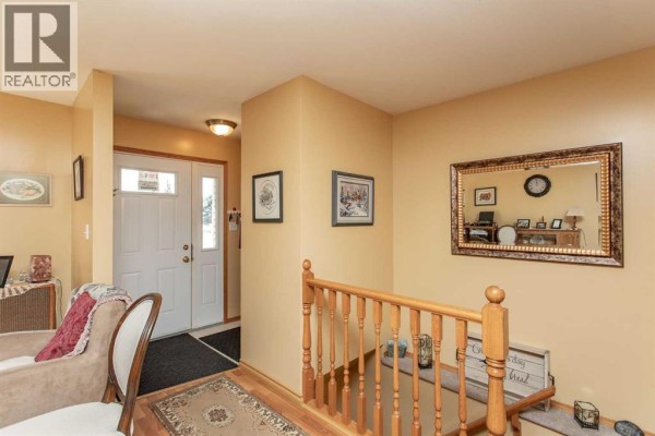 4520 55 Avenue, Lacombe, AB, photo 2