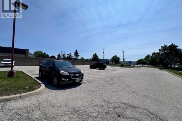 4520 Rhodes Drive, Windsor, ON N8W5C2 Photo 5