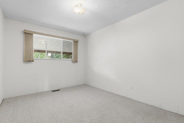 4525 199a Street, Langley, BC V3A5S2 Photo 4