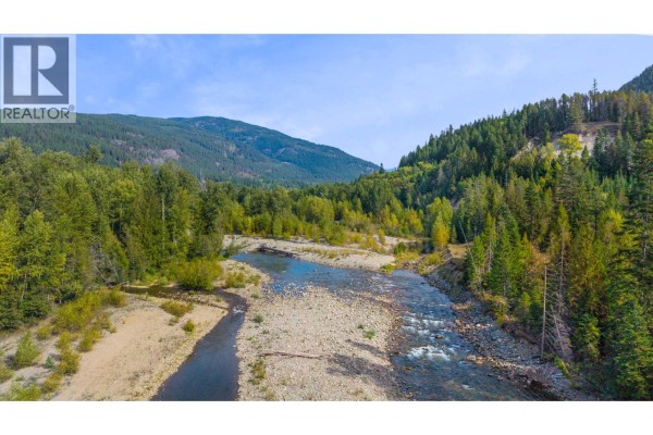 4529 Highway 3, Arrow Creek, BC V0B1G9 Photo 2