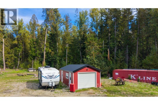 4529 Highway 3, Arrow Creek, BC V0B1G9 Photo 4