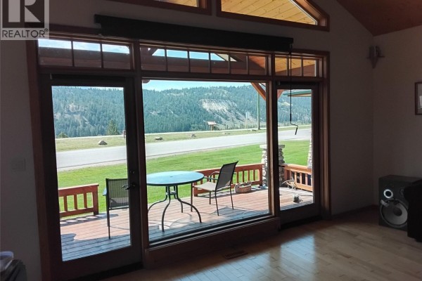 453 13th Avenue, Invermere, BC, photo 3