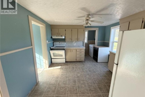 Living room - 453 Melanson, Dieppe, NB E1A6T3 Photo 3