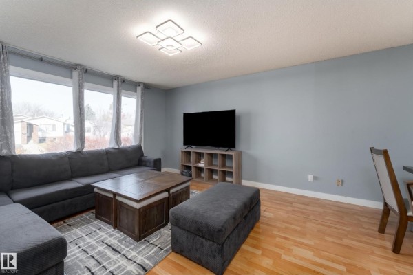 Kitchen - 4535 30 Av Nw, Edmonton, AB T6L4S6 Photo 3