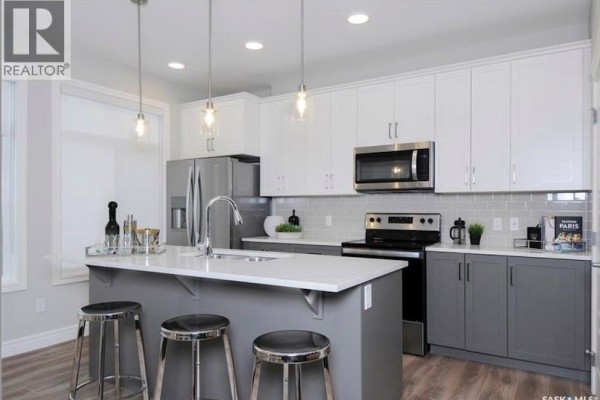 Kitchen - 4537 Arens Road E, Regina, SK S4V4E9 Photo 3