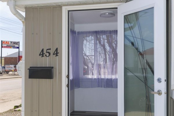 454 Fairford Street W, Moose Jaw, SK S6H1W2 Photo 2