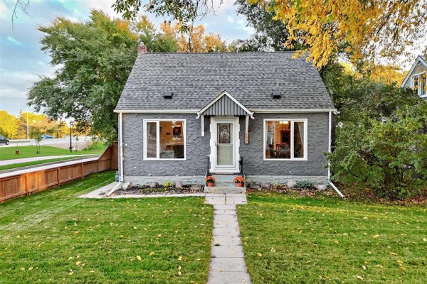 454 Montague Avenue, Winnipeg