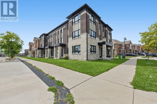 Kitchen - 454 Remembrance Road, Brampton, ON L7A5E2 Photo 2
