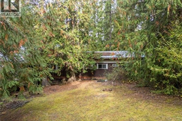 4540 Eagle Bay Road, Eagle Bay, BC V0E1T0 Photo 5