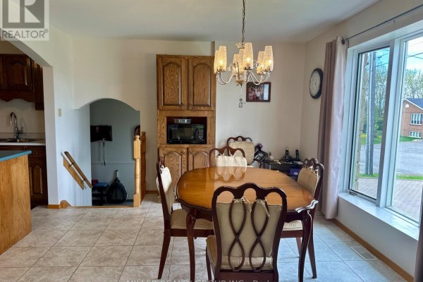 455 Arnold Drive, Temiskaming Shores, ON, photo 2