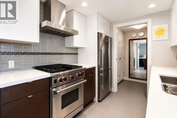 455 Beach Crescent, Vancouver, BC V6Z3E5 Photo 2