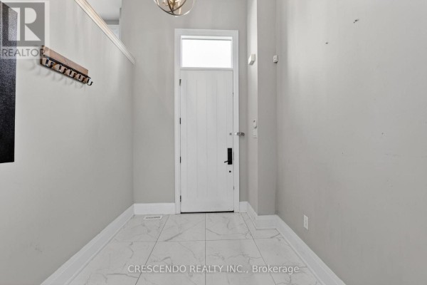 Primary Bedroom - 455 Rimilton Avenue, Toronto, ON M8W2G7 Photo 5