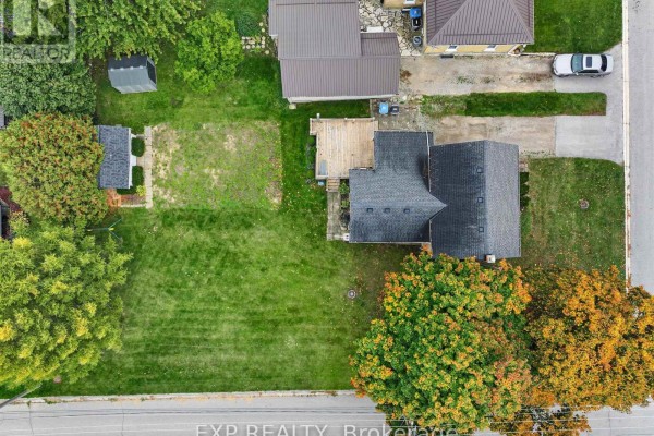 Primary Bedroom - 455 Simcoe Street, Warwick, ON N0M2S0 Photo 4