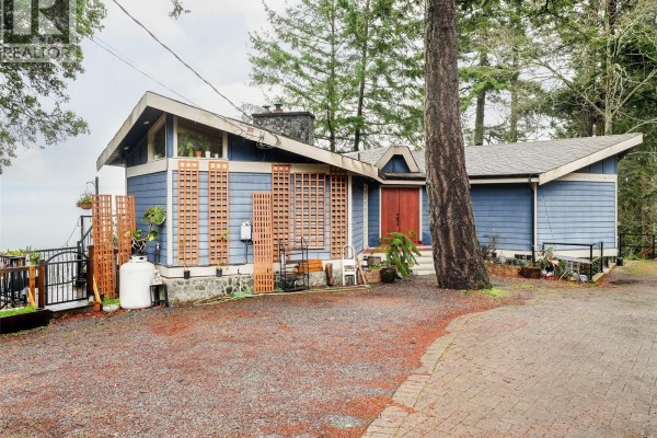 4553 Cordova Bay Rd, Saanich, BC, photo 2