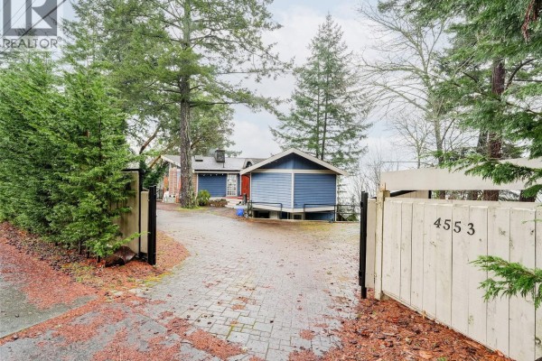 4553 Cordova Bay Rd, Saanich, BC, photo 3