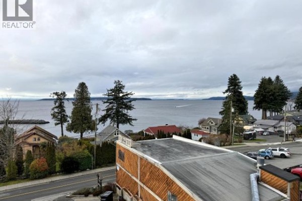 4555 Marine Ave, Powell River, BC V8A2K5 Photo 5