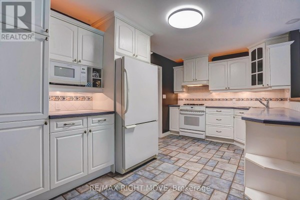 Great room - 456 Jamieson Drive, Orillia, ON L3V4Y5 Photo 5