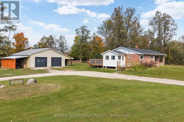 Kitchen - 456 Mcveigh Road, Tay Valley, ON K7H3C9 Photo 2