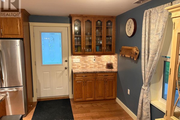 Primary Bedroom - 456 Millhaven Road, Loyalist, ON K0H2H0 Photo 3