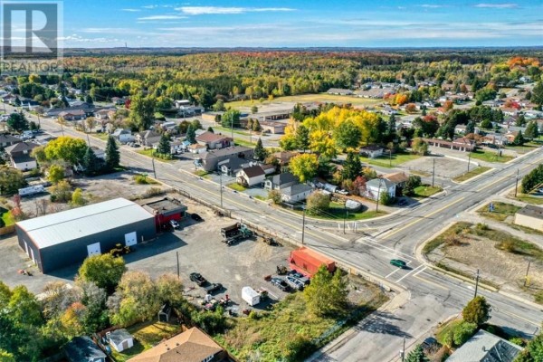 4560 Notre Dame Avenue, Hanmer, ON P3P1X5 Photo 5