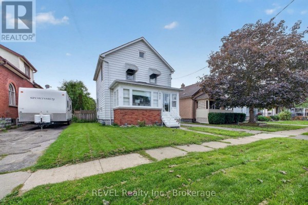 Living room - 457 Davis Street, Port Colborne, ON L3K1Z7 Photo 4