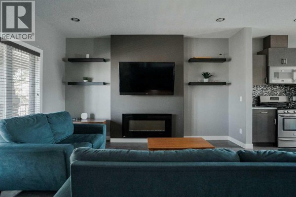 Living room - 457 Heritage Drive, Fort Mcmurray, AB T9K1S4 Photo 4
