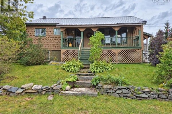 Dining nook - 4578 Highway 7, Spanish Ship Bay, NS B0J2A0 Photo 2