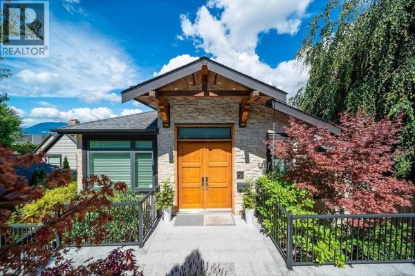 4578 Puget Drive, Vancouver, BC V6L2V8 Photo 5