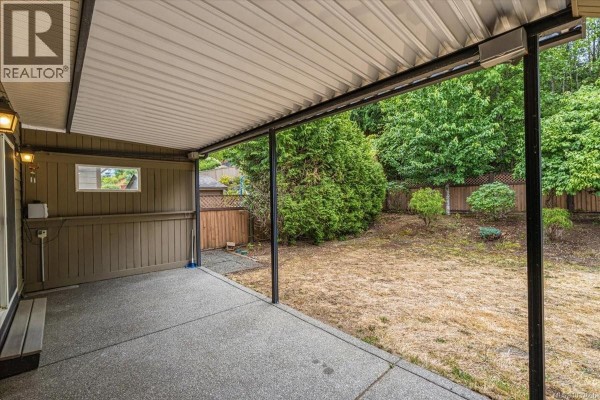 Living room - 4579 Sheridan Ridge Rd, Nanaimo, BC V9T6S7 Photo 4