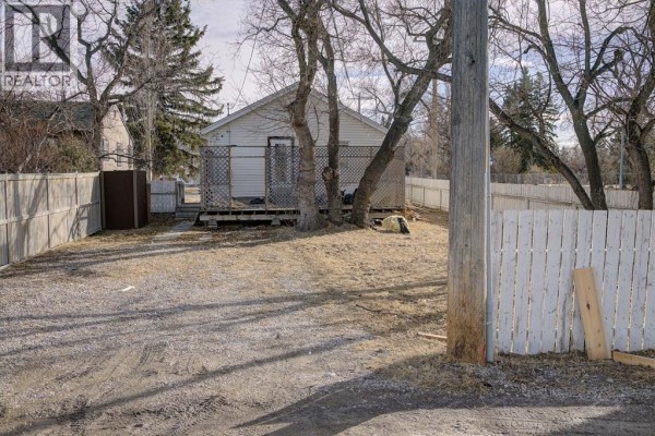 4pc Bathroom - 458 34 Avenue Nw, Calgary, AB T2K0B8 Photo 2