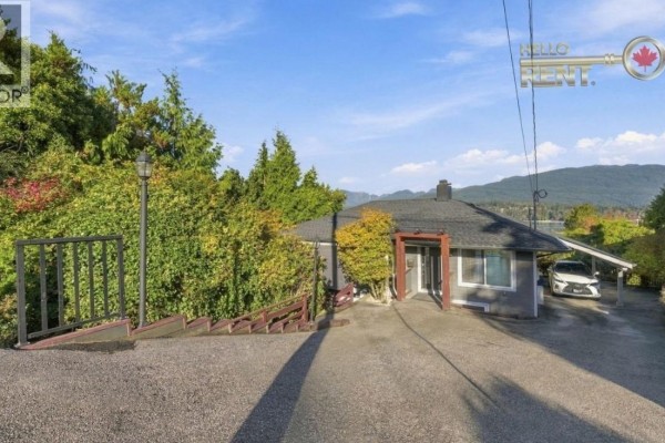 458 Northcliffe Crescent, Burnaby, BC V5A1A1 Photo 2