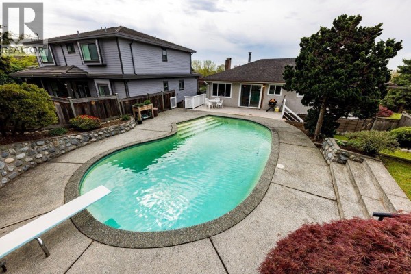 4581 Sunland Place, Burnaby, BC V5J3A3 Photo 3