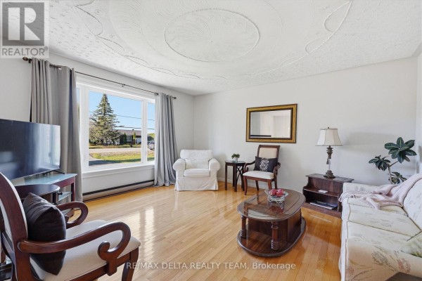 4583 Boundary Road, Ottawa, ON K4B1P5 Photo 5