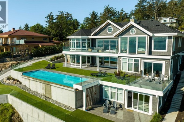 Patio - 4585 Leyns Rd, Saanich, BC V8N3A1 Photo 4