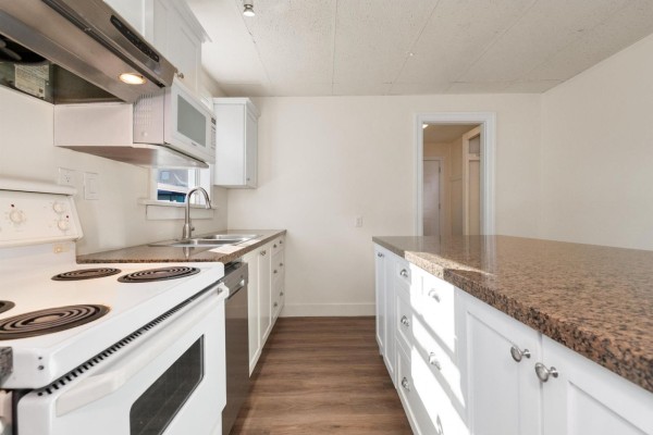 Kitchen - 45874 Trethewey Avenue, Chilliwack Proper South, Chilliwack, BC V2P1K5 Photo 5