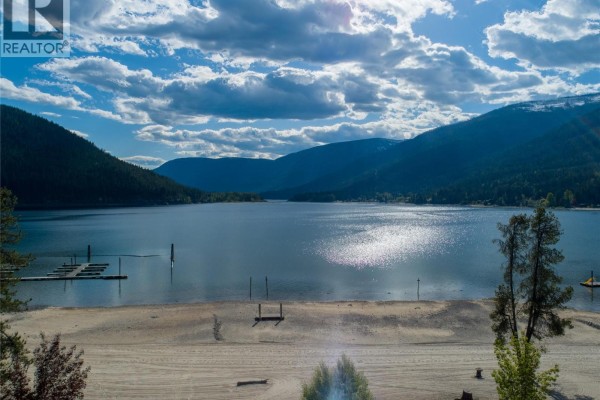 4596 3a Highway Unit# C8, Nelson, BC V1L6N3 Photo 4