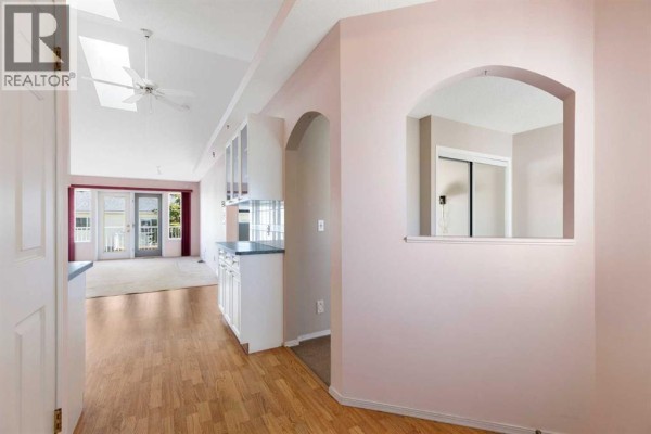 Den - 46, 12 Woodside Rise Nw, Airdrie, AB T4B2L3 Photo 3