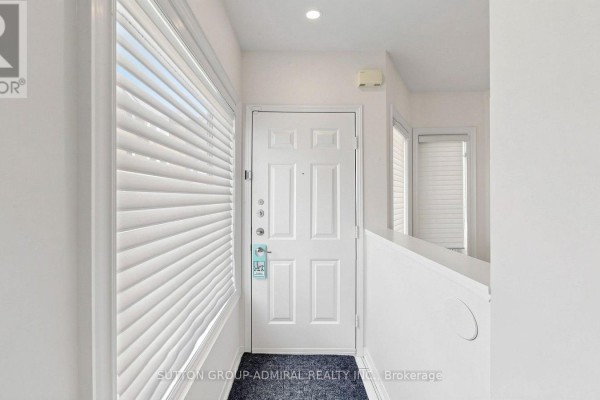 Living room - 46 - 735 New Westminster Drive, Vaughan, ON L4J7Y9 Photo 2
